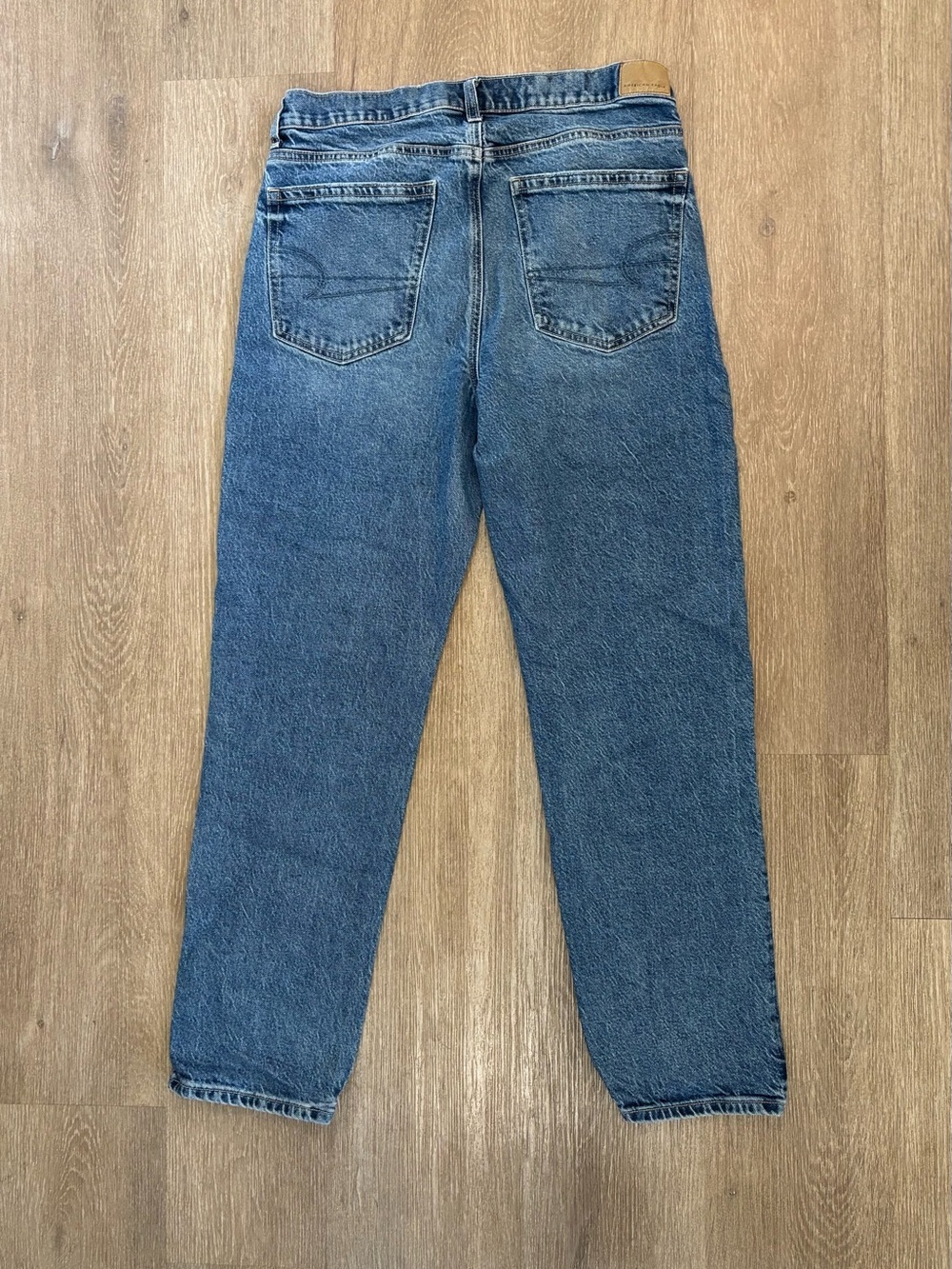 American Eagle Women's Mom
Jeans Stretch Classic Fit Denim 5-
Pocket Logo